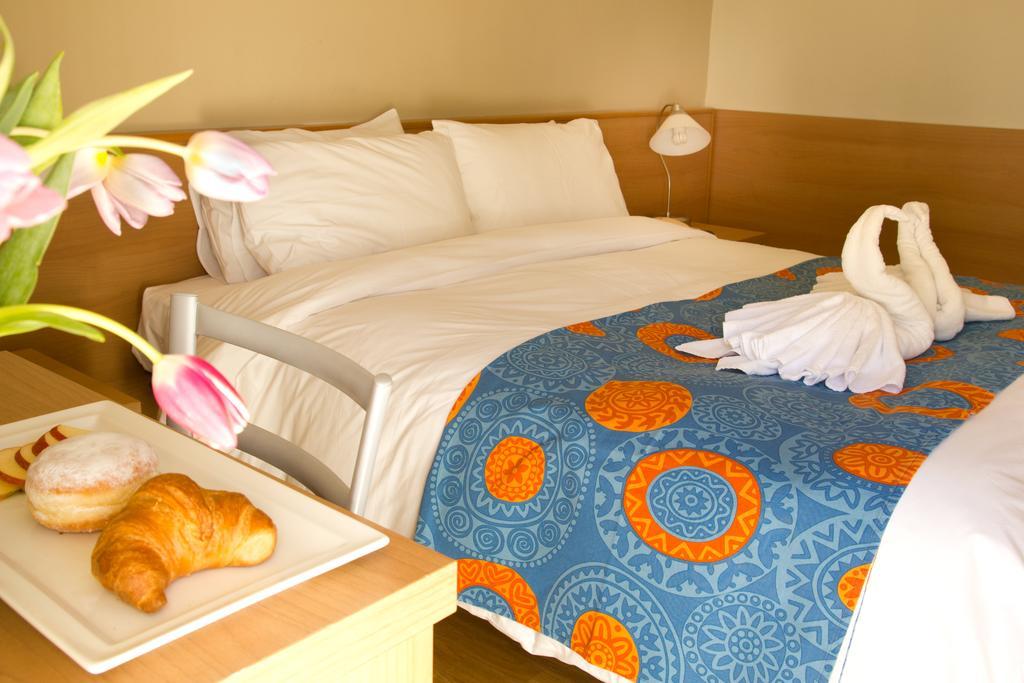 Hotel La Fenice Lignano Sabbiadoro Habitación foto